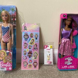 Girls Barbie doll toy lot
